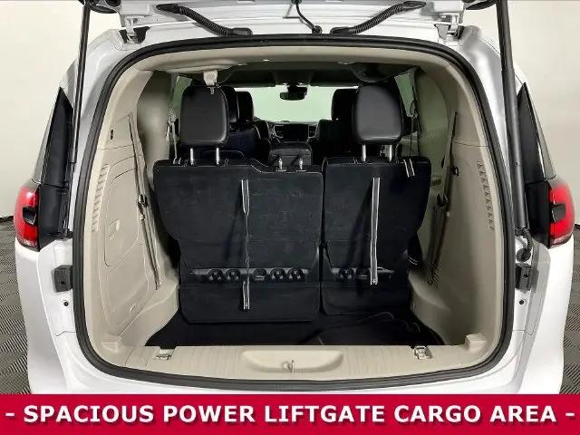 2024 Chrysler Pacifica Hybrid Select
