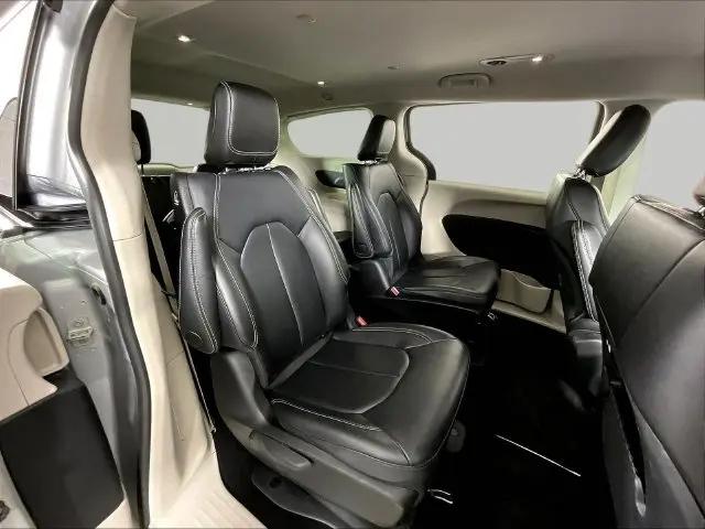 2024 Chrysler Pacifica Hybrid Select