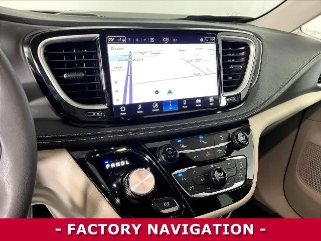 2024 Chrysler Pacifica Hybrid Select