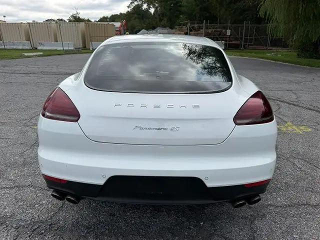 2014 Porsche Panamera 4S