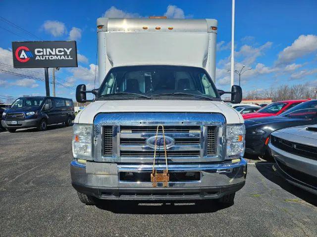 2017 Ford E-450 Cutaway Base
