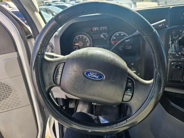 2017 Ford E-450 Cutaway Base