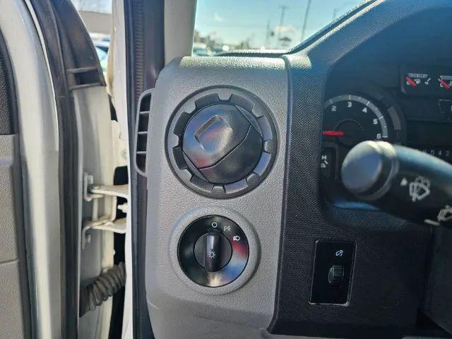 2017 Ford E-450 Cutaway Base