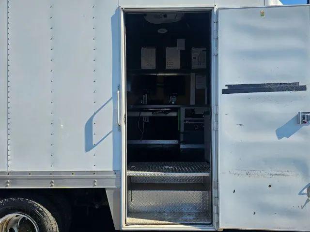 2017 Ford E-450 Cutaway Base