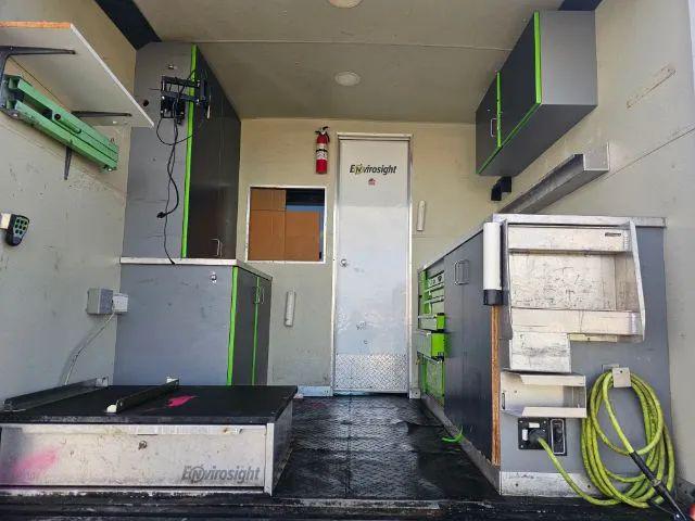 2017 Ford E-450 Cutaway Base