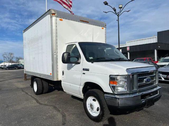 2017 Ford E-350 Cutaway Base