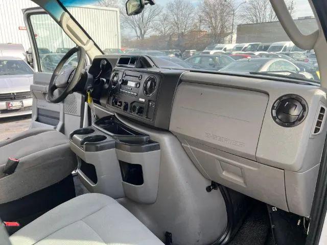 2017 Ford E-350 Cutaway Base
