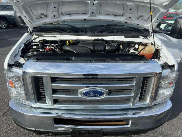 2017 Ford E-350 Cutaway Base