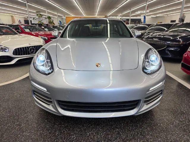 2016 Porsche Panamera 4