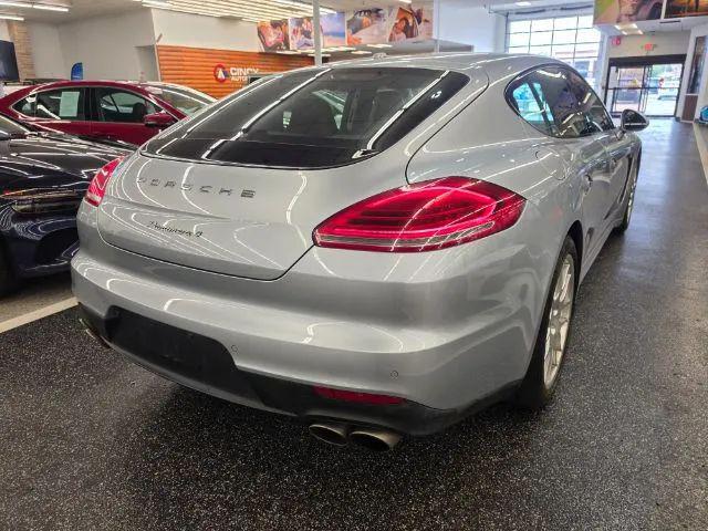 2016 Porsche Panamera 4