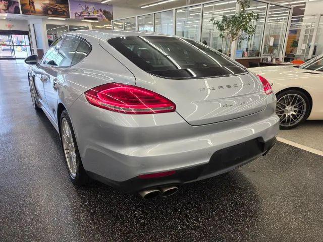 2016 Porsche Panamera 4
