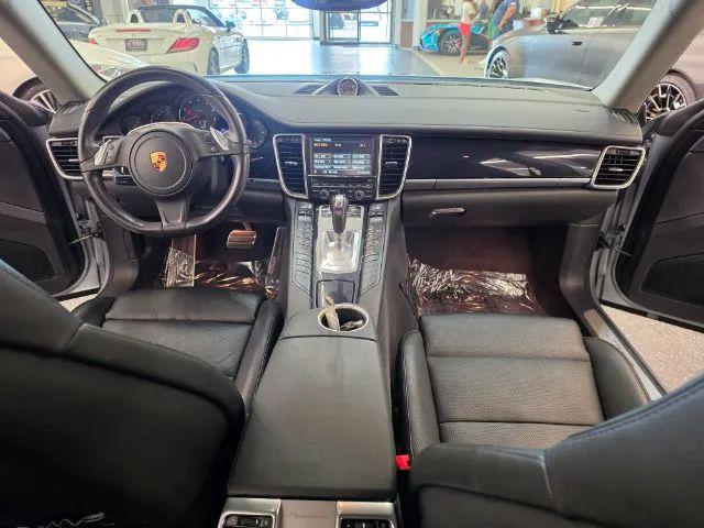 2016 Porsche Panamera 4