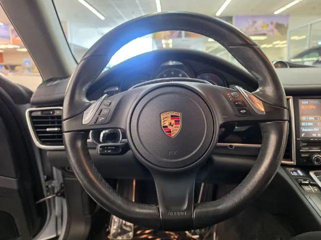 2016 Porsche Panamera 4