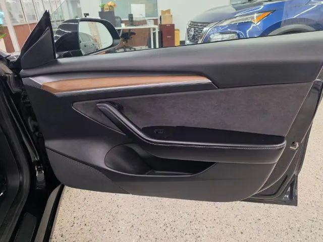 2022 Tesla Model 3 Rear-Wheel Drive