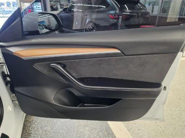 2021 Tesla Model 3 Standard Range Plus Rear-Wheel Drive