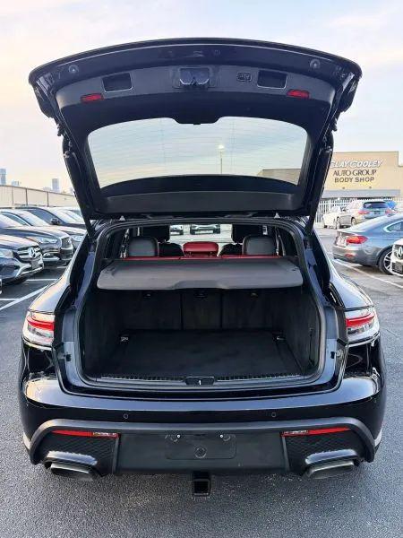 2023 Porsche Macan Base