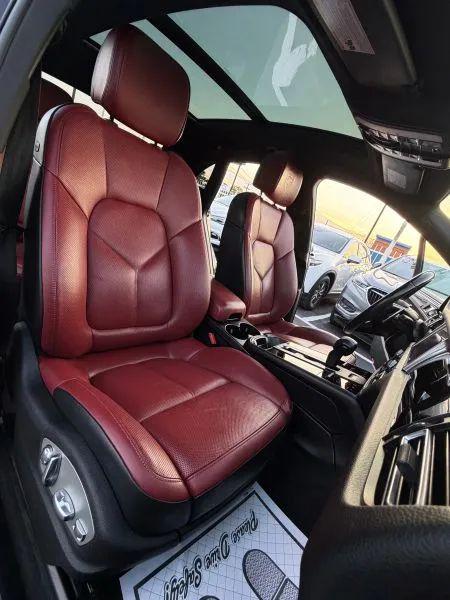 2023 Porsche Macan Base