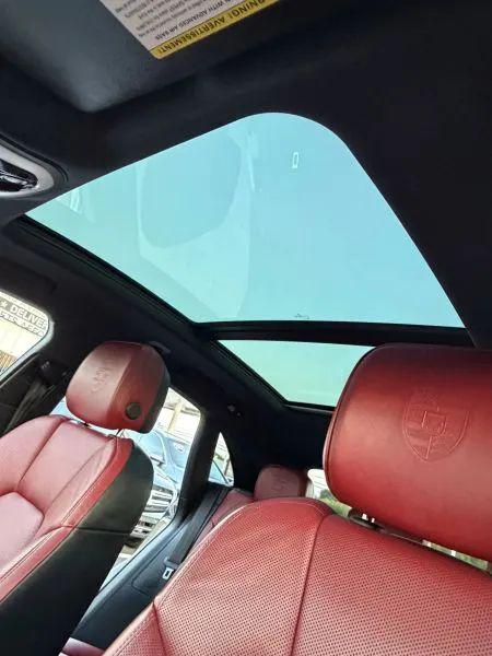 2023 Porsche Macan Base