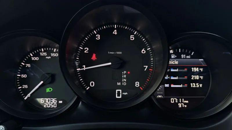 2023 Porsche Macan Base