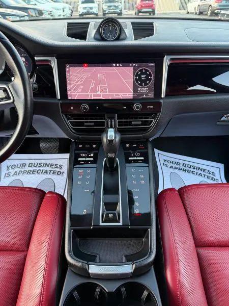 2023 Porsche Macan Base