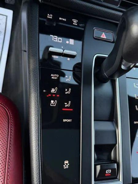 2023 Porsche Macan Base