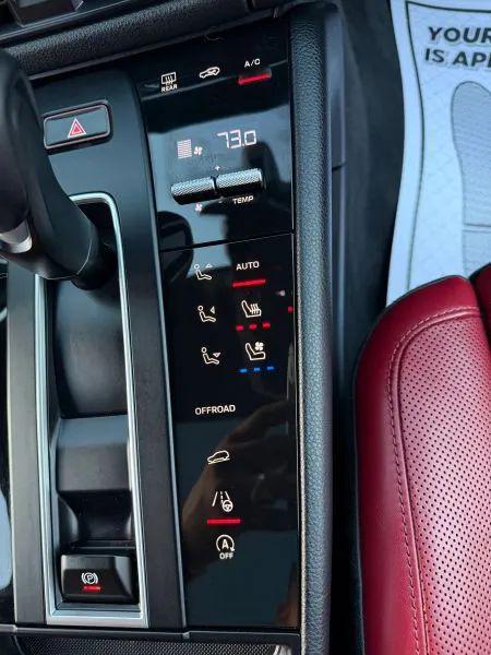 2023 Porsche Macan Base