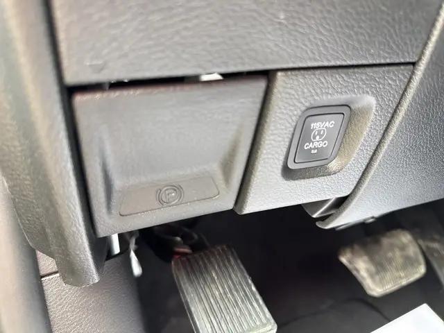2025 Ram 3500 Tradesman Crew Cab 4x4 8 Box