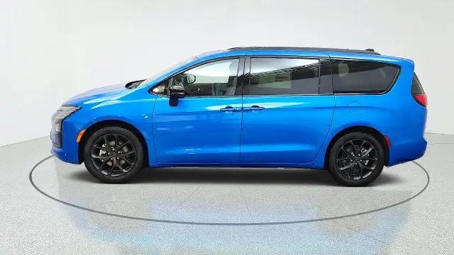 2027 Chrysler Pacifica Limited