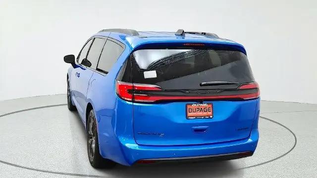 2027 Chrysler Pacifica Limited