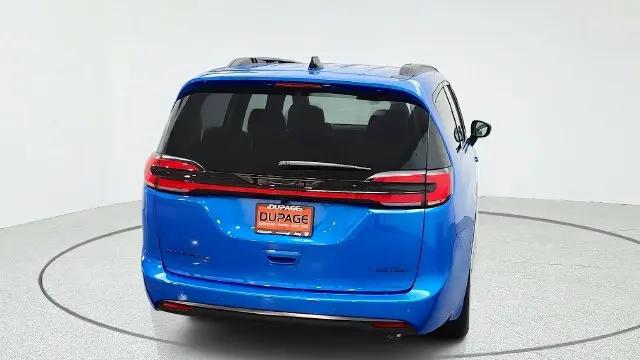 2027 Chrysler Pacifica Limited