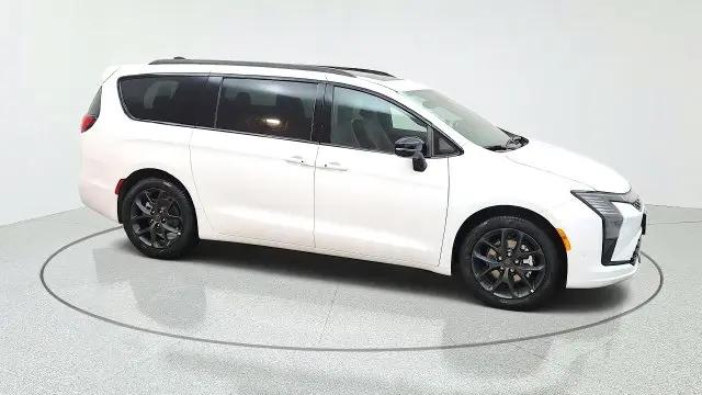 2027 Chrysler Pacifica Limited