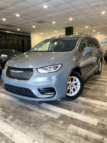 2022 Chrysler Pacifica Touring L for sale in Miami, FL