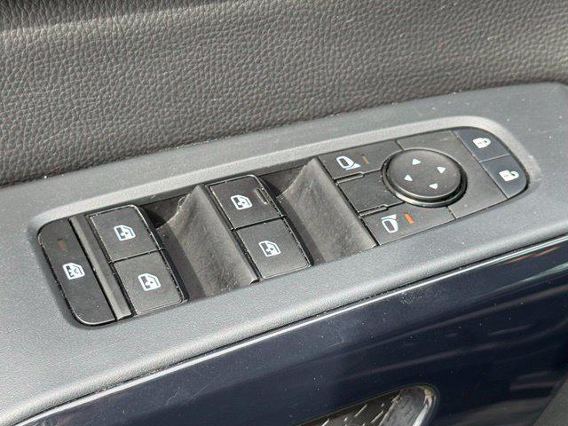 2024 Nissan Pathfinder SV 4WD