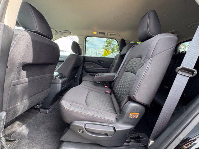 2024 Nissan Pathfinder SV 4WD