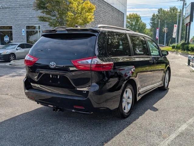 2020 Toyota Sienna LE 2020 Toyota Sienna LE