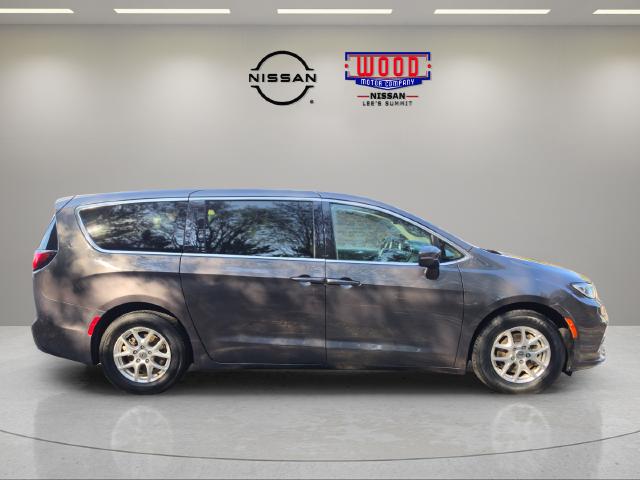 2023 Chrysler Pacifica Touring L for sale in Lee's Summit, MT