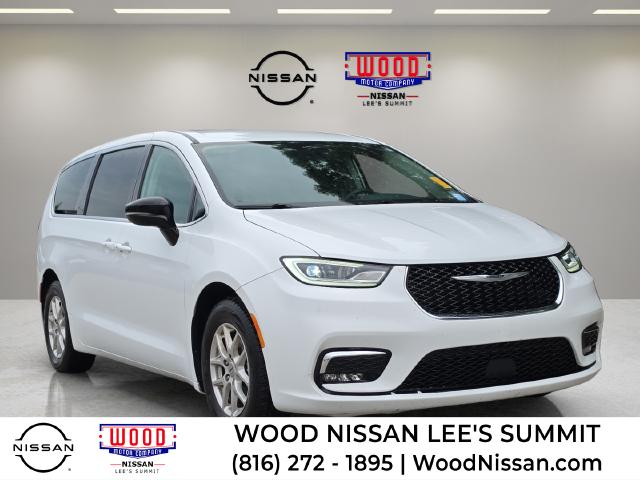 2024 Chrysler Pacifica Touring L for sale in Lee's Summit, MT