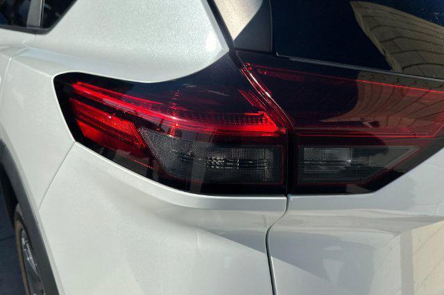 2025 Nissan Rogue SV FWD