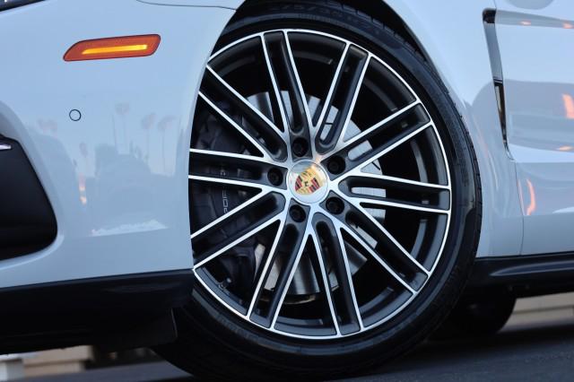 2020 Porsche Panamera 4