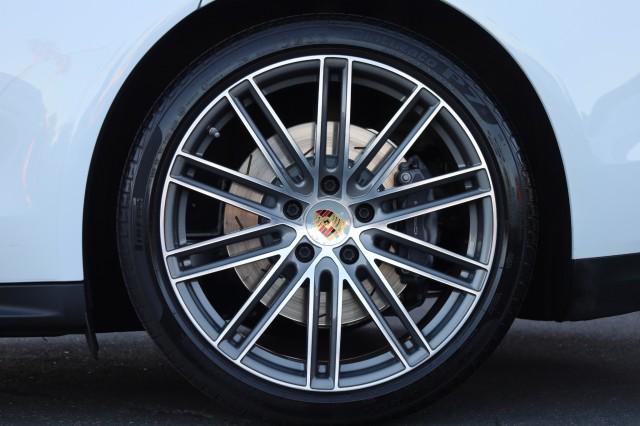 2020 Porsche Panamera 4