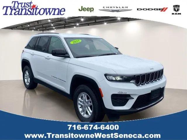 2025 Jeep Grand Cherokee Laredo 4x4 for sale in Elma, NY
