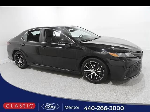 2022 Toyota Camry SE Hybrid for sale in Mentor, OH