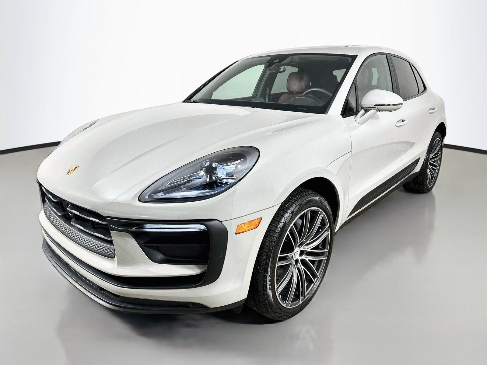 /2023 Porsche Macan