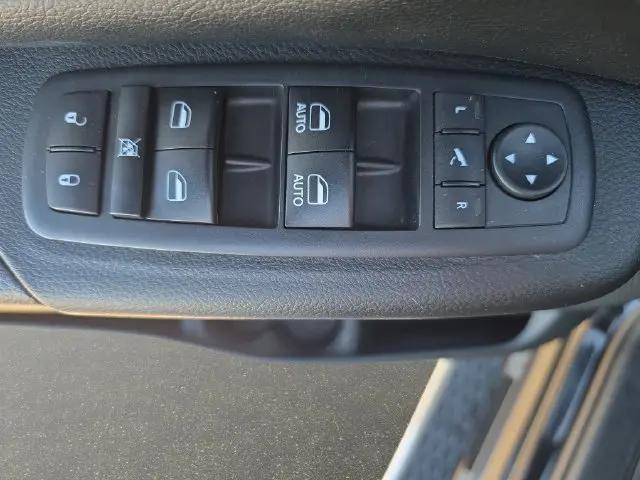 2019 Ram 1500 Big Horn/Lone Star Crew Cab 4x4 57 Box