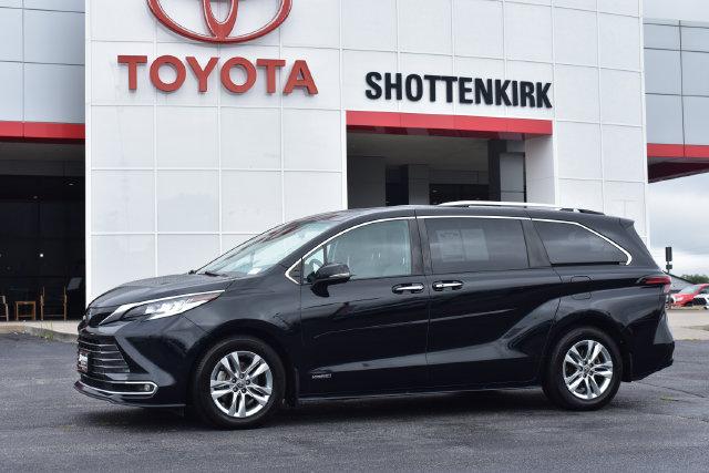 2021 Toyota Sienna Limited for sale in Quincy, IL