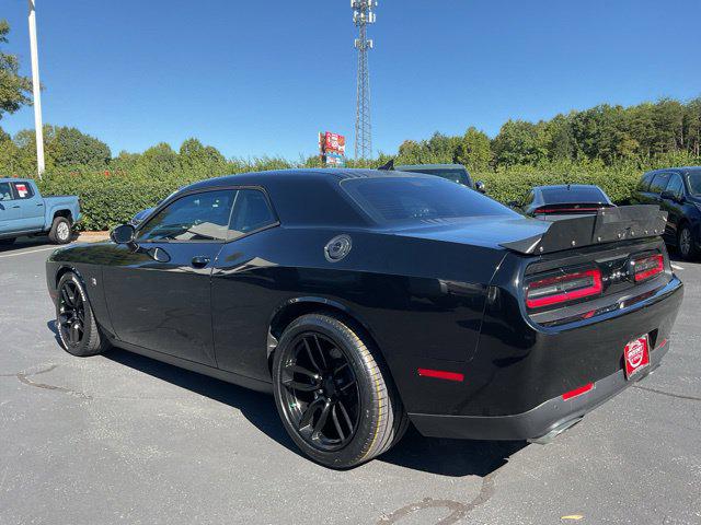 2016 Dodge Challenger 392 Hemi Scat Pack Shaker