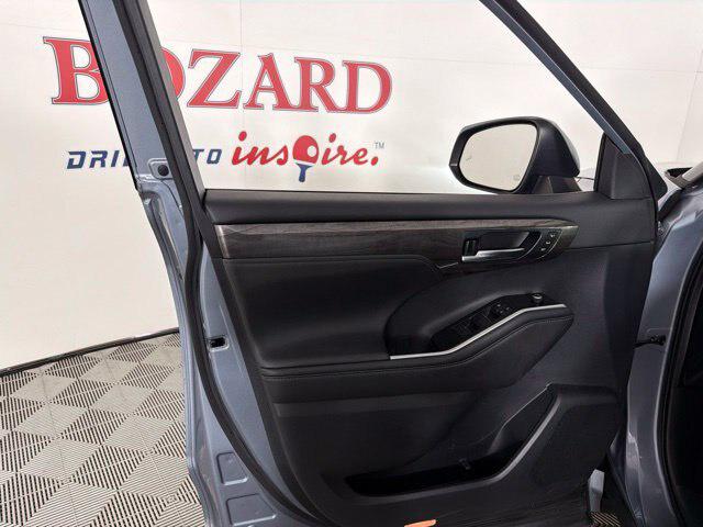 2021 Toyota Highlander Hybrid Platinum