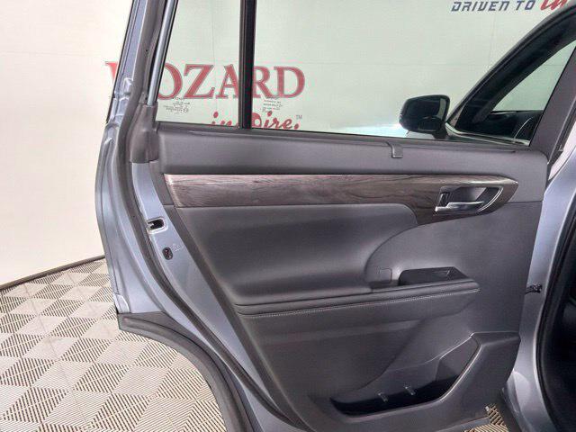 2021 Toyota Highlander Hybrid Platinum