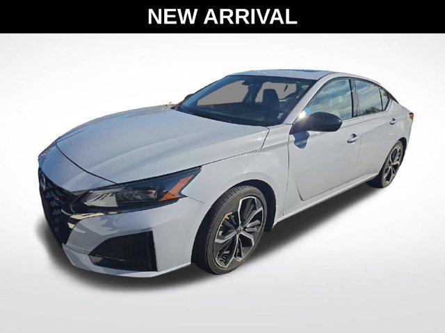 2023 Nissan Altima SR FWD for sale in Crystal Lake, IL