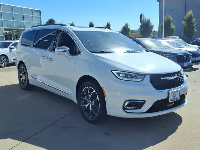 2022 Chrysler Pacifica Limited AWD for sale in Springfield, IL